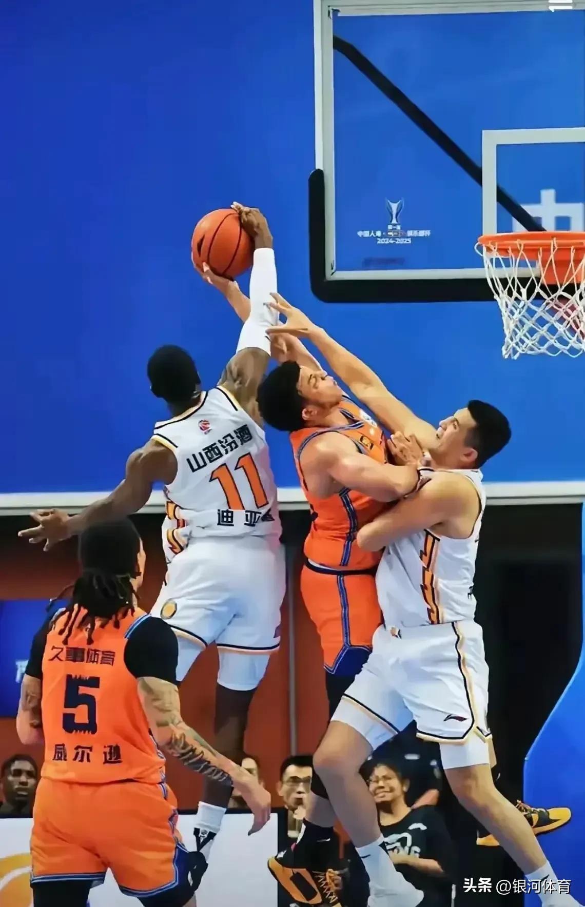 工作室晒照：杨瀚森抵达纽约，参加NBA新秀培训